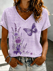 Damen T-Shirt mit V-Ausschnitt und lila Flora Kunst bedruckt