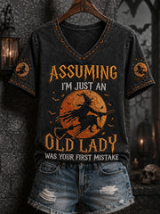 Frauen-Lustiges Halloween-Hexen-T-Shirt mit Aufdruck: „Zu glauben, ich sei nur eine alte Dame, war dein erster Fehler“ – lässiges V-Ausschnitt‑T‑Shirt