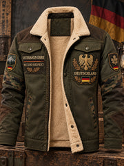 Herrenjacke mit Fleece-Innenfutter und grafischem Print im Veteranen-Stil