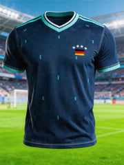 Herren T-Shirt mit V-Ausschnitt und deutschem Fußballfan-Print