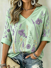 Damen-T-Shirt mit violettem Pflanzenmuster, mittellange Ärmel und V-Ausschnitt