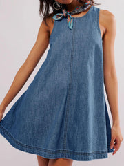Damen ärmelloses rücken freies Jeans-Mini kleid